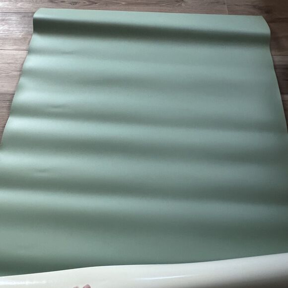 Alvin VBC44-5 VYCO 31.5 x42" 5 ply 1.1mm vinyl Architect Board Cover Green/Cream - Picture 4 of 5